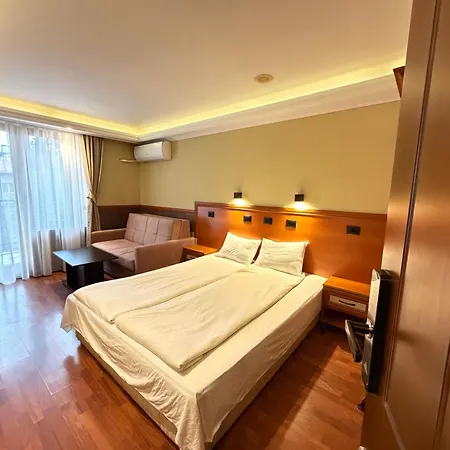 California Hotel 3*