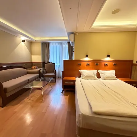 California Hotel