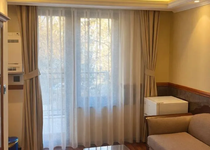 California Хотел София