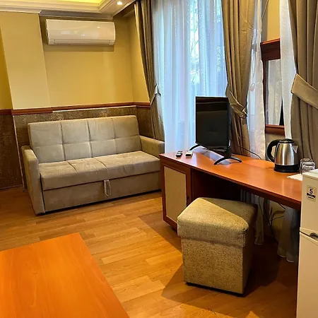 California Hotel 3*