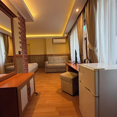 California Hotel